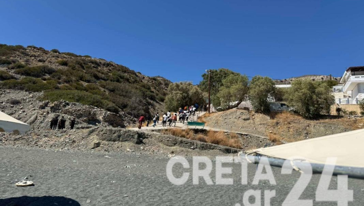 Μετανάστες στην Παραλία Χρυσόστομου στο Ηράκλειο