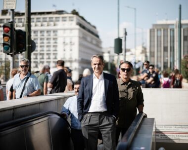 Ο Κυριάκος Μητσοτάκης στο μετρό