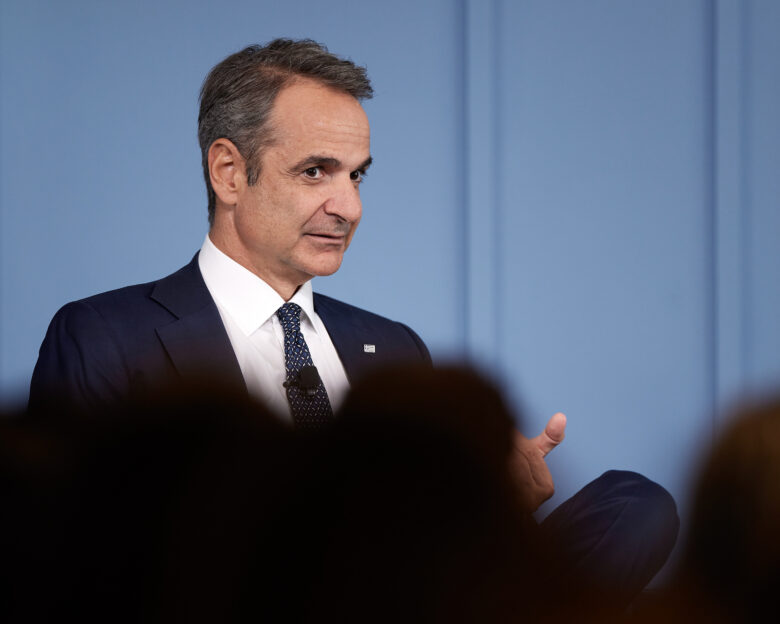 «Αγκάθια» για την κυβέρνηση, ακρίβεια, Τέμπη, ΟΠΕΚΕΠΕ και η απεργία πείνας του Πάνου Ρούτσι
