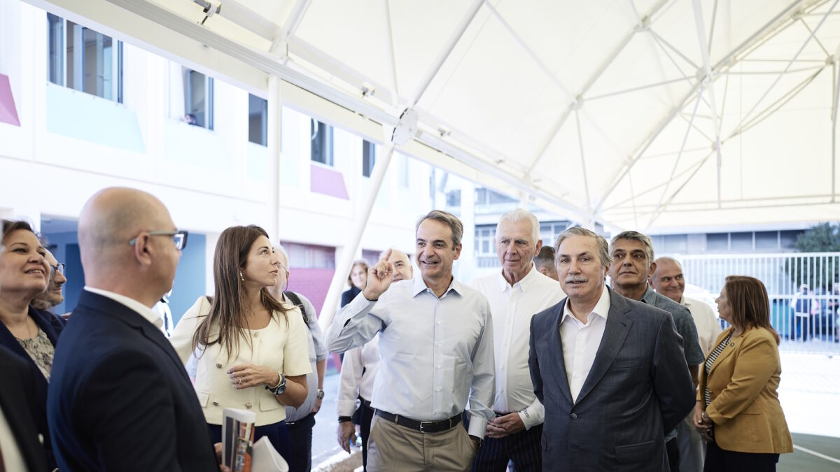 Ο Κυριάκος Μητσοτάκης στα Ωνάσεια σχολεία του Περιστερίου