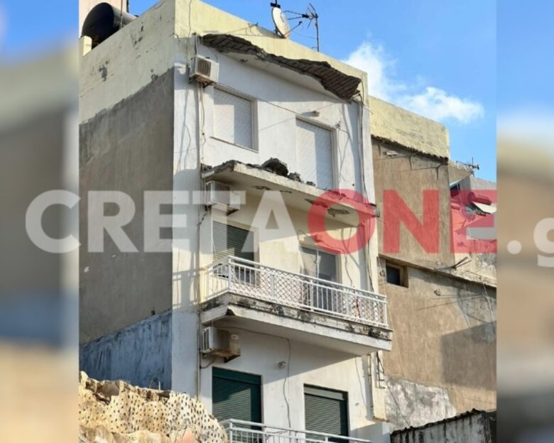 Ηράκλειο: Κατέρρευσε μπαλκόνι και τμήμα τοίχου στο κέντρο της πόλης – Δείτε φωτογραφίες