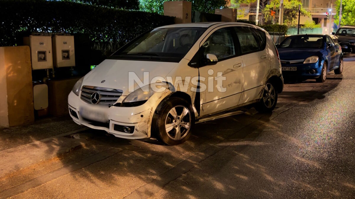 Βασίλης Μπισμπίκης: Η στιγμή που φτάνουν τα περιπολικά στο σημείο που τράκαρε τα αυτοκίνητα στη Φιλοθέη