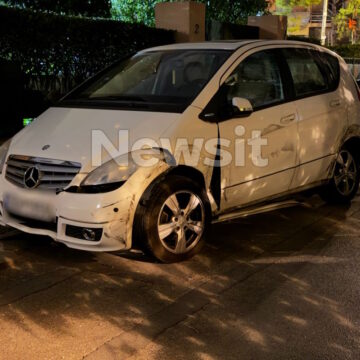 Βασίλης Μπισμπίκης: Η στιγμή που φτάνουν τα περιπολικά στο σημείο που τράκαρε τα αυτοκίνητα στη Φιλοθέη