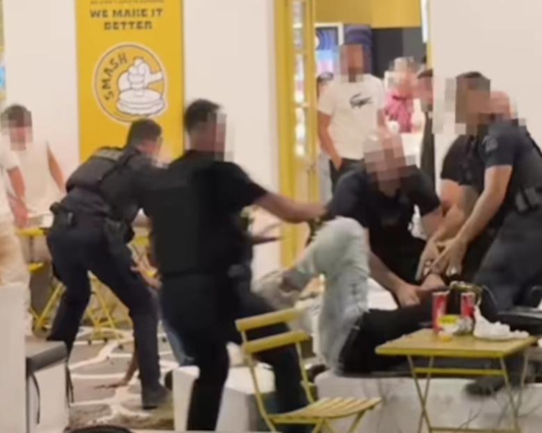 Μύκονος: Σκηνές χάους με Ιταλούς τουρίστες να αντιστέκονται στη σύλληψη και να πλακώνονται με αστυνομικούς