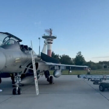 Ένα γαλλικό Rafale που έχει αναπτυχθεί στις χώρες της Βαλτικής