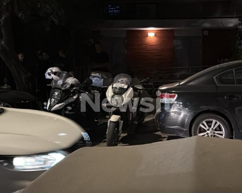Θρίλερ στον Νέο Κόσμο: Ζευγάρι βρέθηκε νεκρό σε διαμέρισμα και διπλά τους μια καραμπίνα – Η γυναίκα έχει πυροβοληθεί στον θώρακα