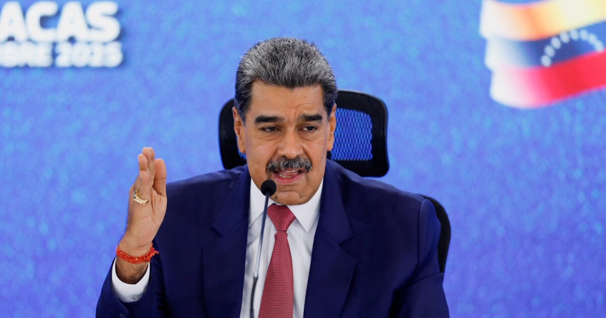 Venezuela started military exercise in the Caribbean with US warships “cutting” rides