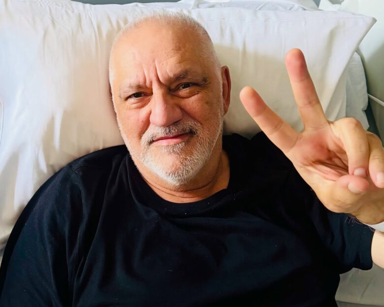 Ο Νίκος Πορτοκάλογλου έκανε αφαίρεση χολής: Η φωτογραφία μέσα από το νοσοκομείο και το δημόσιο «ευχαριστώ»