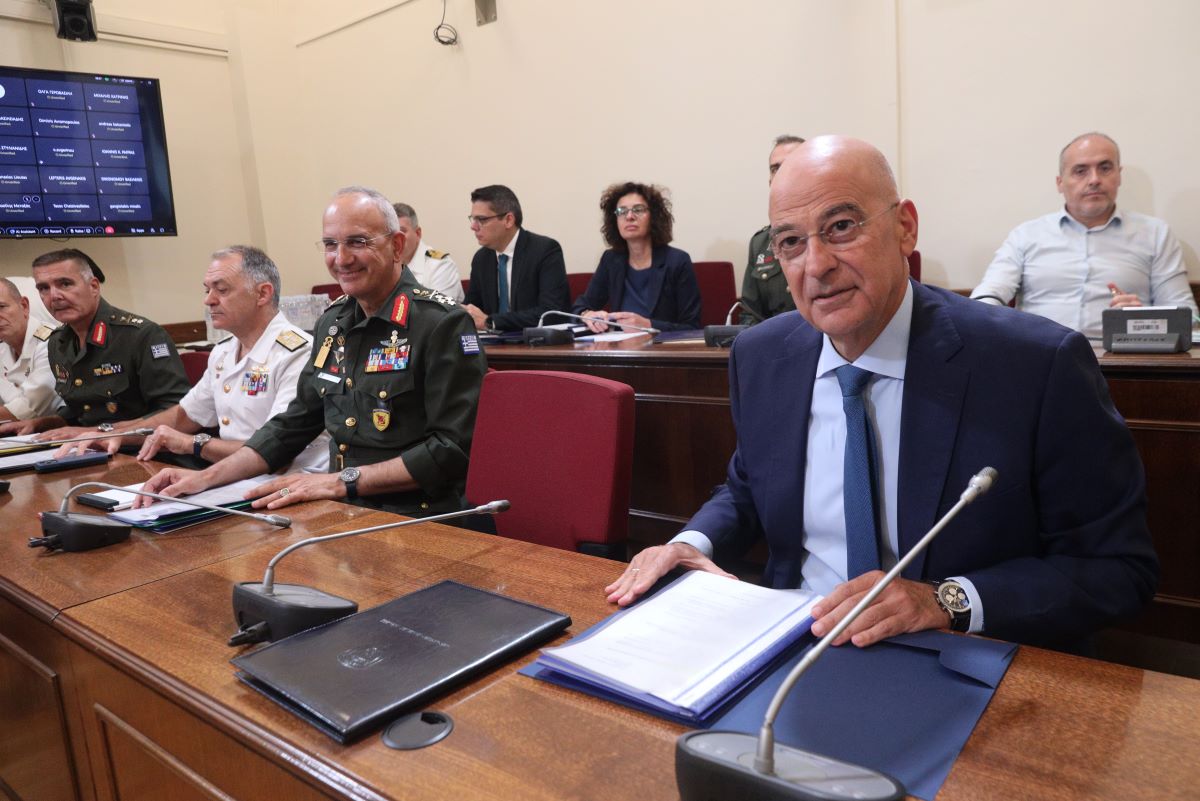 Ο Νίκος Δένδιας και ο αρχηγός ΓΕΕΘΑ Δημήτριος Χούπης