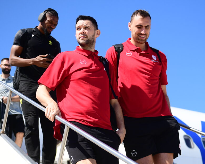 Ολυμπιακός: Το video από το ταξίδι στη Ρόδο για το Super Cup
