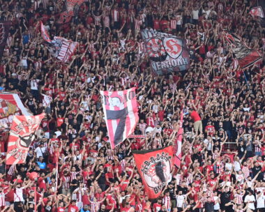 Οι οπαδοί του Ολυμπιακού στο Καραϊσκάκης (ΓΙΩΡΓΟΣ ΜΑΤΘΑΙΟΣ