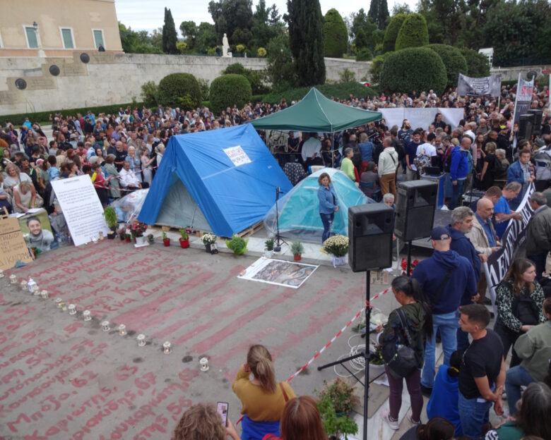 Πάνος Ρούτσι: Νέα συγκέντρωση συμπαράστασης στον απεργό πείνας στο Σύνταγμα – «Οξυγόνο και δικαιοσύνη στους αγώνες μας»