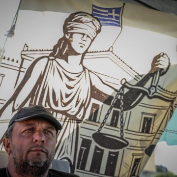 Ο απεργός πείνας Πάνος Ρούτσι