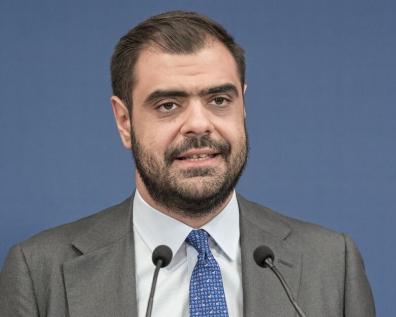 Μαρινάκης για Ανδρουλάκη: Η χώρα πλήρωσε ακριβά τα προγράμματα που γράφτηκαν «στο πόδι» και τους πολιτικούς που μιλούσαν στον αέρα