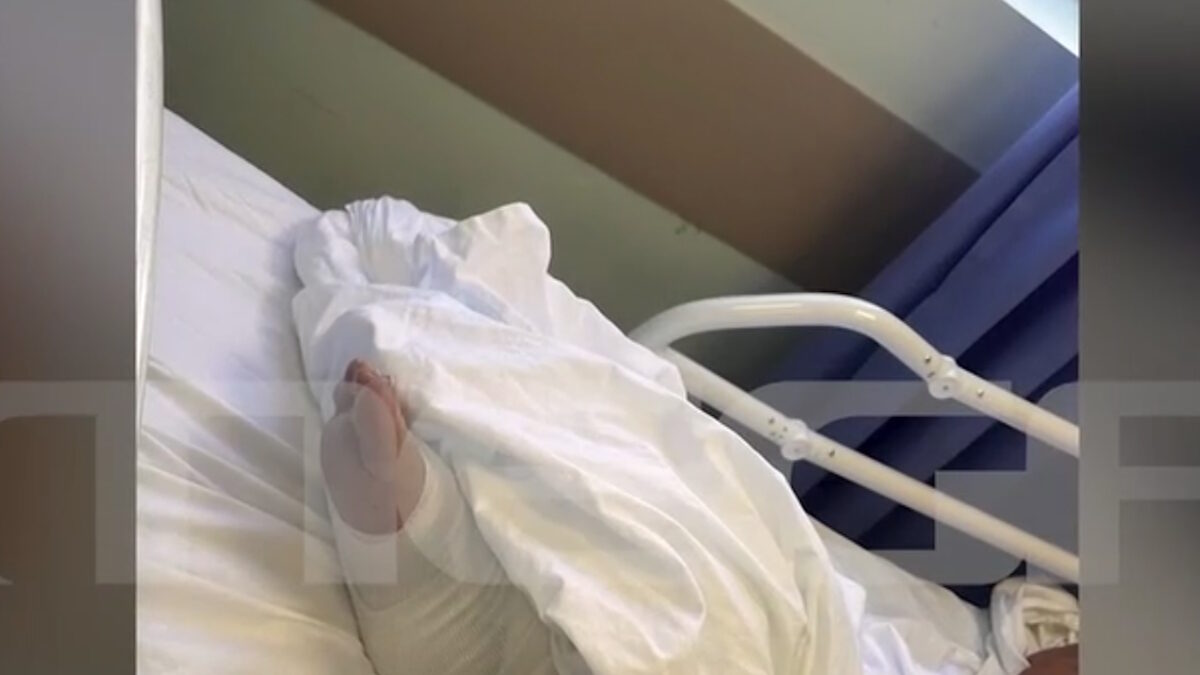 Το τραυματισμένο πόδι της ηλικιωμένης