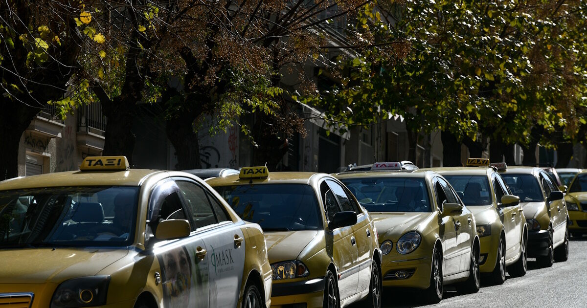 A taxi driver pulled a knife to a colleague for the races to and from the airport: “He has been accused of theft of customers”
