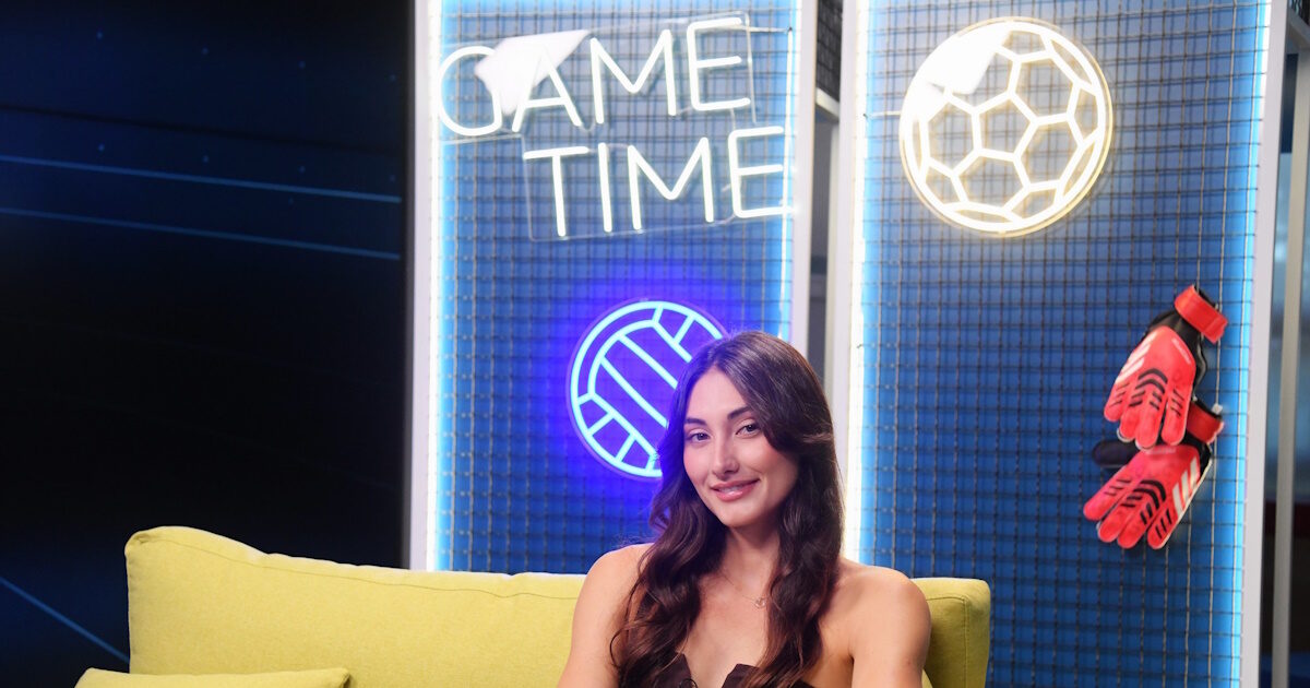 Evangelia Plataniotis in OPAP Game Time: The duet with Lefteris Petrounia and the Patiti in Erling Haland