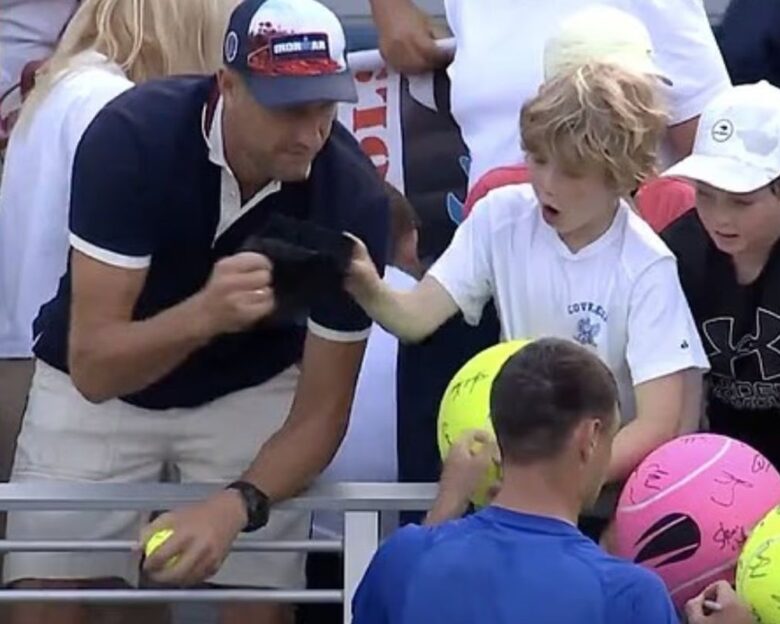 US Open: Η πολυτελής ζωή του Πολωνού «πιο μισητού ανθρώπου στο διαδίκτυο» – Ζει στο «χωριό των εκατομμυριούχων» σε έπαυλη με τεχνητή λίμνη και γήπεδο τένις