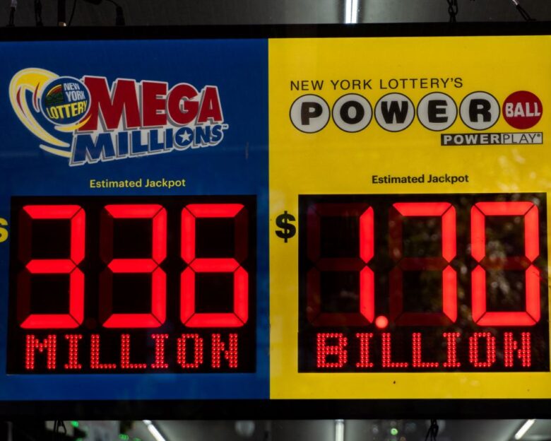 Powerball: Οι super τυχεροί στις ΗΠΑ που μοιράζονται το ποσό-μαμούθ των 1,79 δισ. δολαρίων μετά από τζακ ποτ τριών μηνών