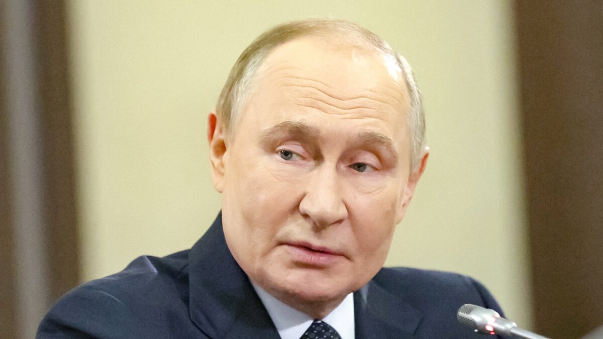 Russian President Vladimir Putin holds a meeting with leaders of the political parties represented in the State Duma, the lower house of parliament, at the Novo-Ogaryovo state residence outside Moscow, Russia September 18, 2025. Sputnik