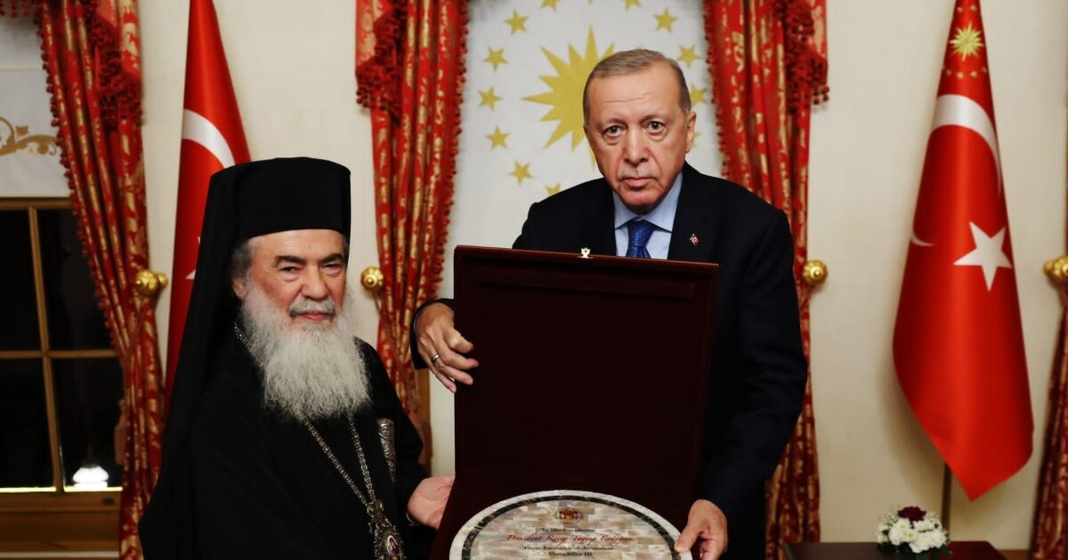 Recep Tayyip Erdogan and Patriarch of Jerusalem met in Constantinople: Gaza and Holy Land in the focus