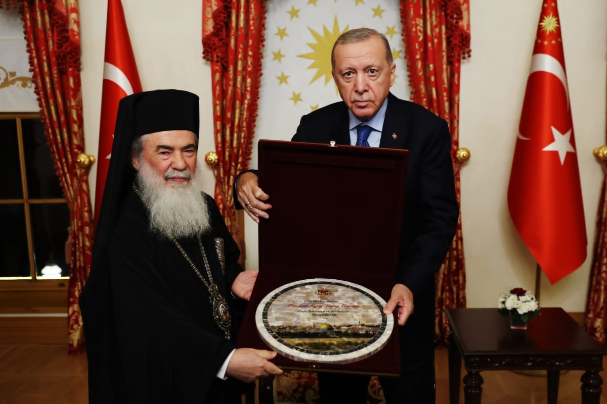 Ο Ρετζέπ Ταγίπ Ερντογάν με τον Πατριάρχη Ιεροσολύμων