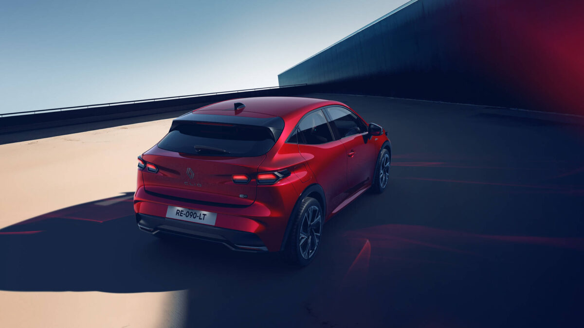 RENAULT CLIO 2025 FULL HYBRID