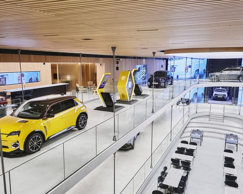 Renault: Επέστρεψε στα Ηλύσια Πεδία με τη δημιουργία ενός μοναδικού πολιτιστικού hub