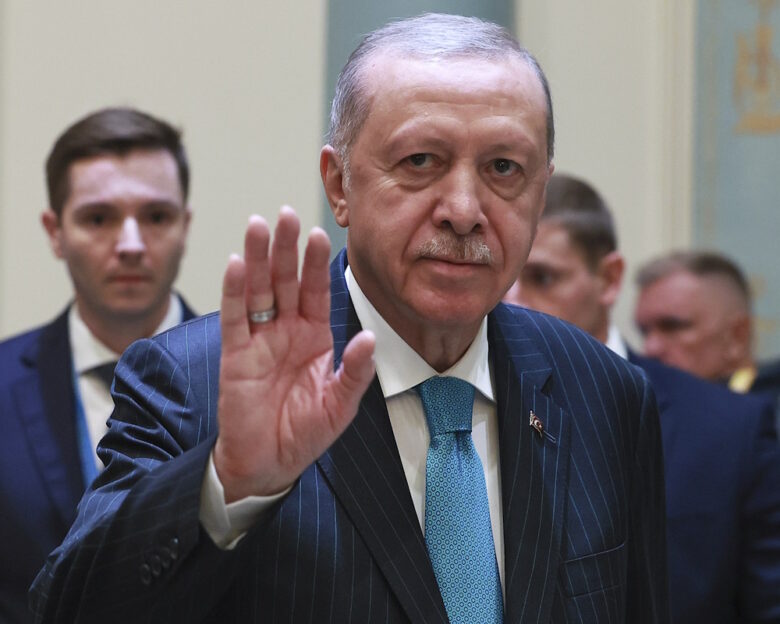 Ο Ερντογάν υποδέχθηκε την εθνική Τουρκίας: Ήμασταν τόσο κοντά στο Eurobasket, θα είμαστε οι ισχυρότεροι στο Mundobasket