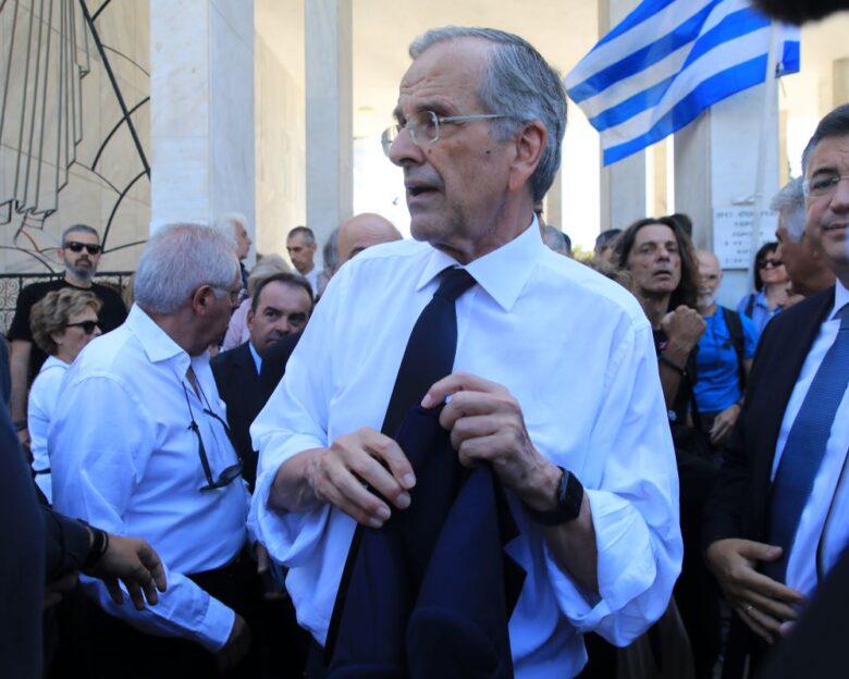 Αντώνης Σαμαράς: Θεμελιώδες ανθρώπινο δικαίωμα το αίτημα για εκταφή των σορών των θυμάτων στα Τέμπη