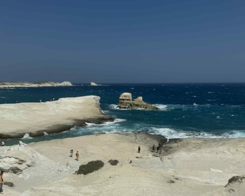Μήλος: Ανακλήθηκε η άδεια για ανέγερση ξενοδοχείου στο Σαρακήνικο μετά τις αντιδράσεις