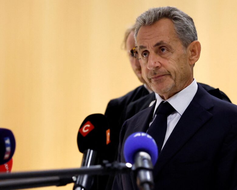 Σαρκοζί: «Θα κοιμηθώ στη φυλακή με ψηλά το κεφάλι»