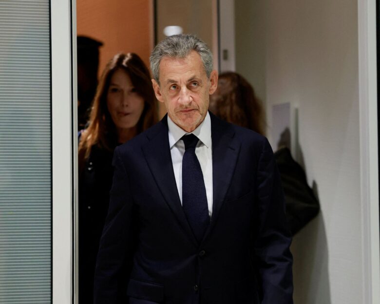 Στη φυλακή la Sante ο Νικολά Σαρκοζί μετά την ιστορική καταδίκη του: Μονόκλινο κελί στην VIP πτέρυγα, τηλεόραση και ψυγείο με χρέωση