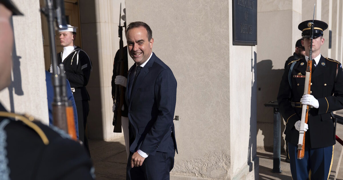 Emmanuel Macron appointed Sebastian Lekorni for Prime Minister of France