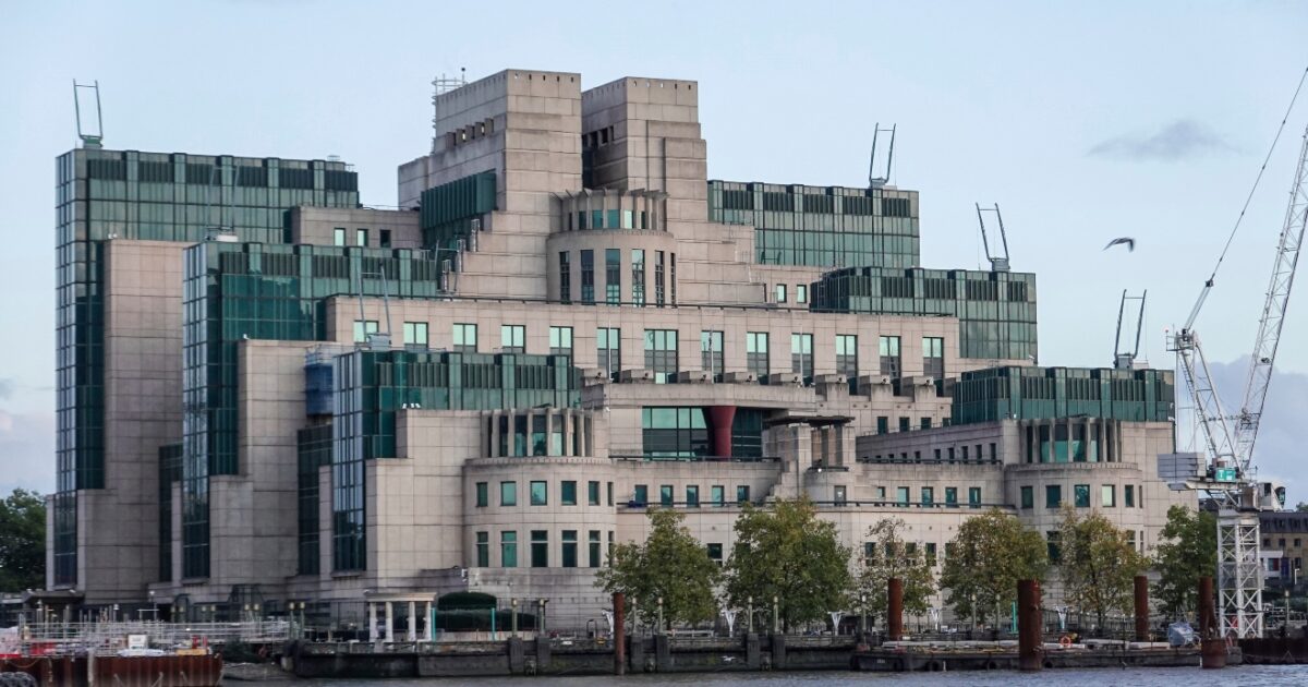 Britain: Mi6 “fishing” spies on the Dark Web – “Our digital gate is open to you”