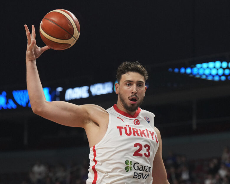 Eurobasket 2025: Η αποθέωση στον Άλπερεν Σένγκουν – «Όχι baby Jokic, να τον λέτε Daddy Sengun»