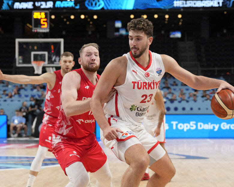 Τουρκία – Πολωνία 91-77: Με ιστορικό triple double Σενγκούν στα ημιτελικά του Eurobasket 2025 οι Τούρκοι