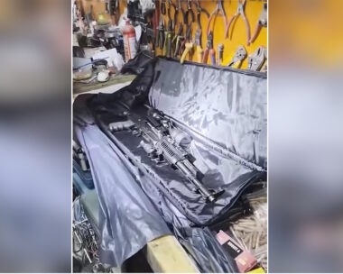 Το Καλάσνικοφ που βρέθηκε από την ελληνική αστυνομία