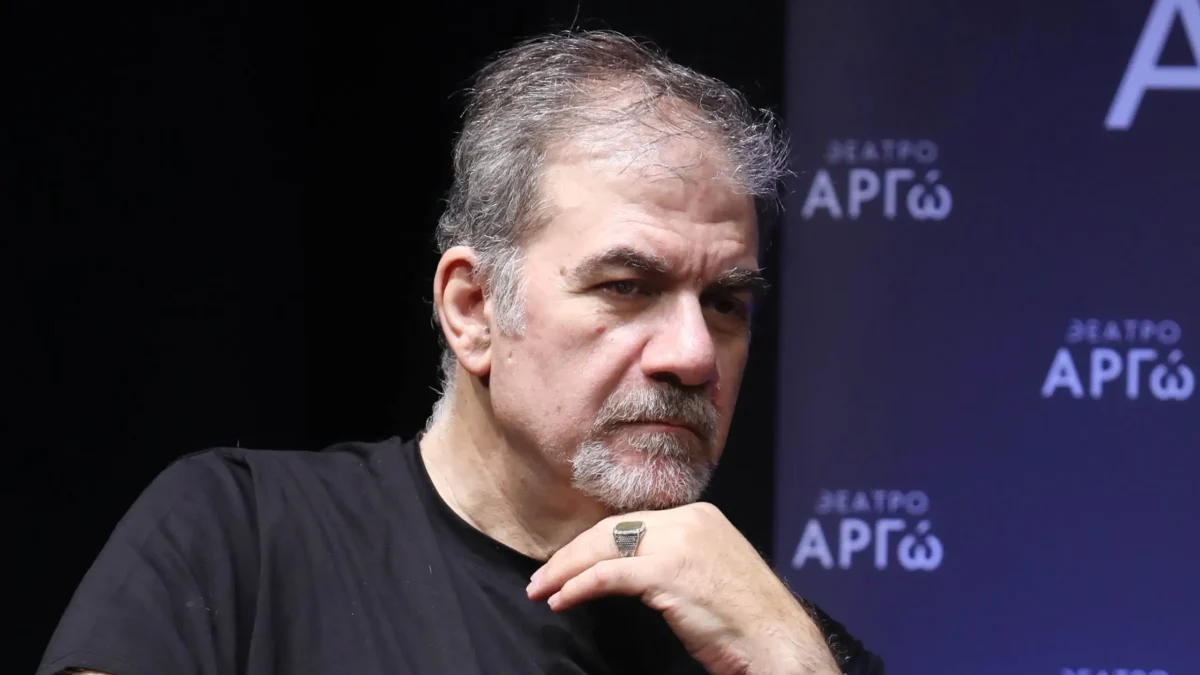 Δημήτρης Σταρόβας