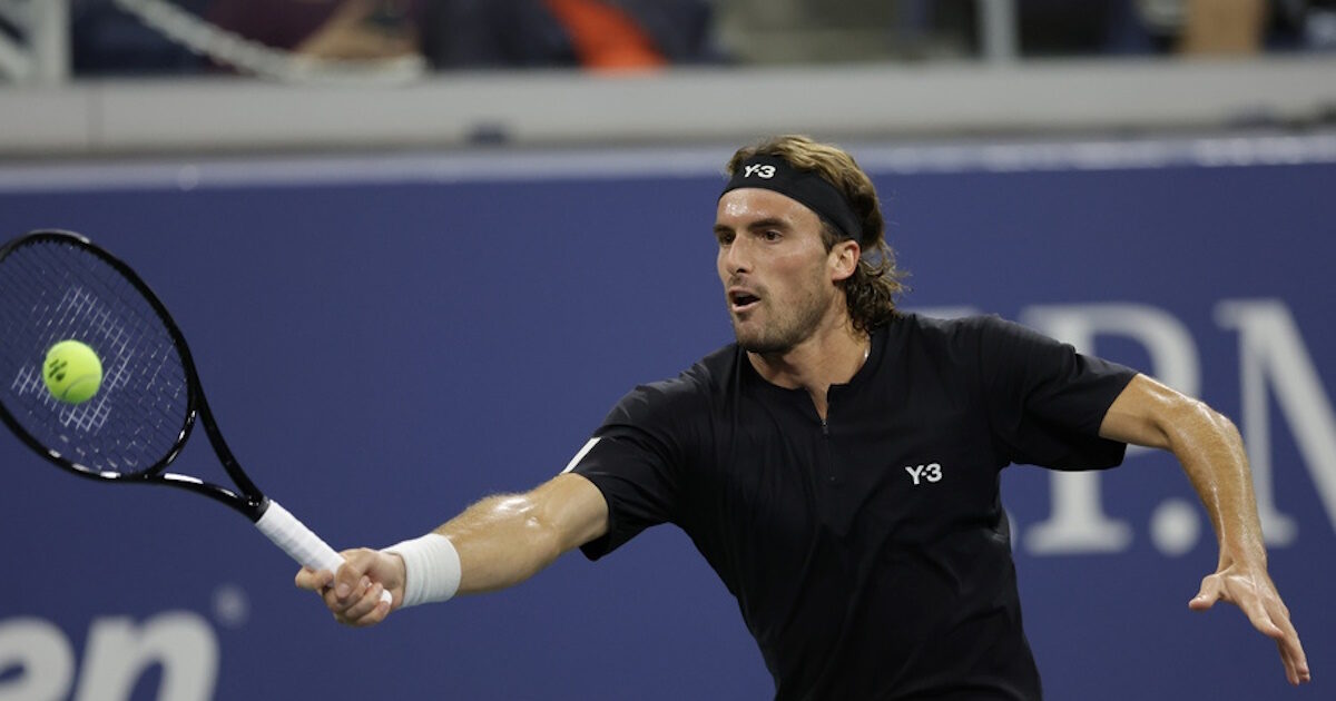 Stefanos Tsitsipas against Yanik Sinner at the premiere of “Six Kings Slam”