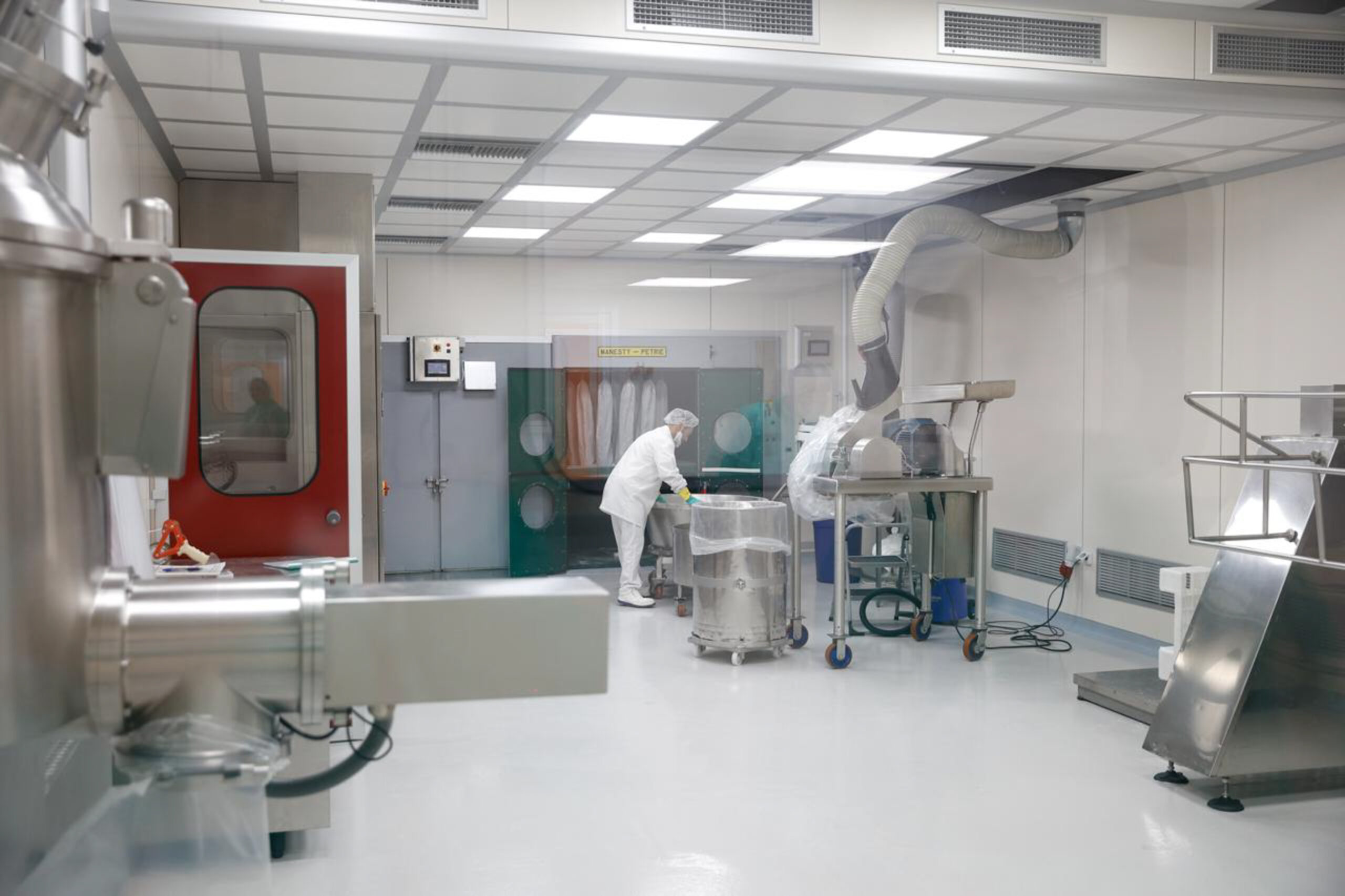 Οι εγκαταστάσεις της ελληνικής φαρμακοβιομηχανίας ELPEN στο Πικέρμι