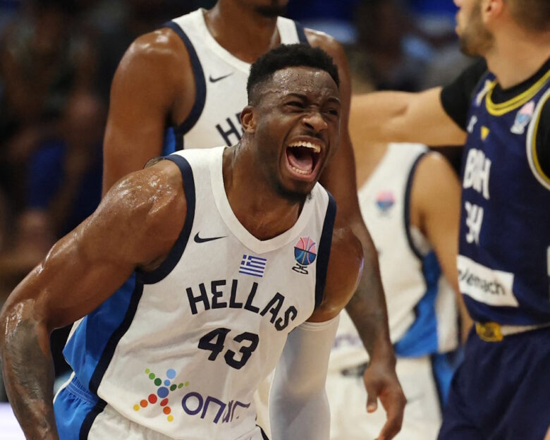 Eurobasket 2025: Ο Θανάσης Αντετοκούνμπο κόντεψε να γκρεμίσει πίνακα, βάζοντας το αυτοκόλλητο πρόκρισης της Εθνικής