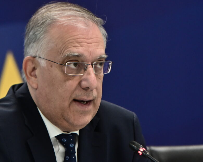 Θεοδωρικάκος: Παράταση του μέτρου απαγόρευσης προωθητικών ενεργειών σε ανατιμήσεις