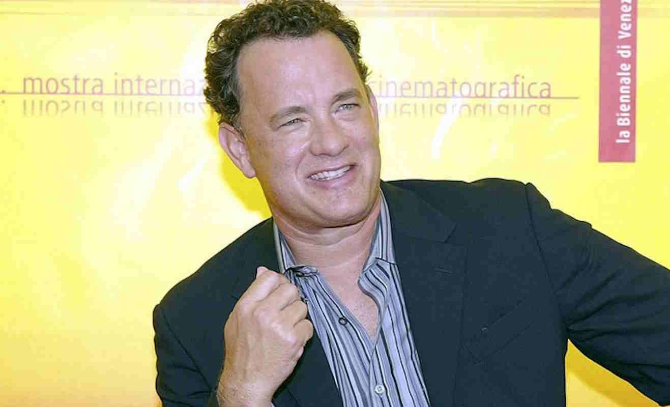tom-hanks-terminal-12092025 Ο Τομ Χανκς στο 61ο Φεστιβάλ Κινηματογράφου της Βενετίας το 2004 για την ταινία του Στίβεν Σπίλμπεργκ «The Terminal» στην οποία πρωταγωνιστούσε