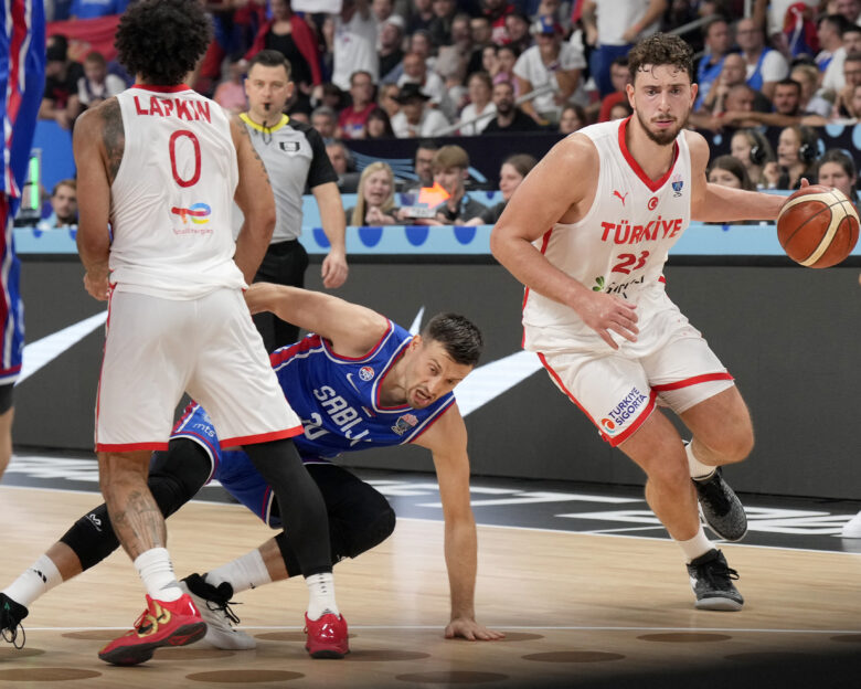 Τουρκία – Σερβία 95-90: Οι Τούρκοι πήραν τη νίκη και κατέκτησαν την 1η θέση στον πρώτο όμιλο του Eurobasket