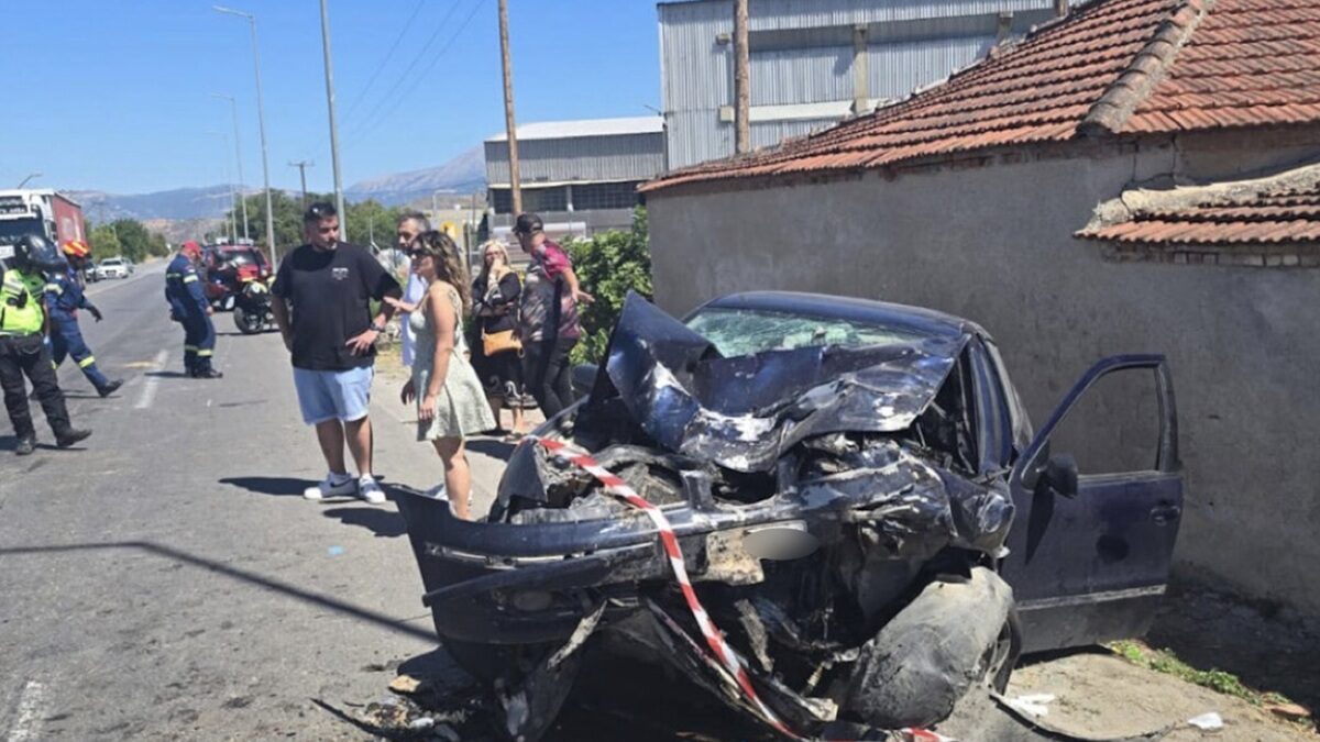 Τροχαίο ατύχημα στην Λάρισα