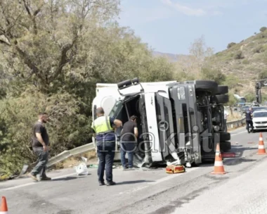 το φορτηγό στο σημείο του τροχαίου