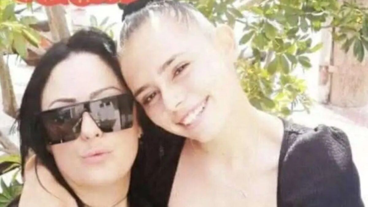 Η 23χρονη Μαρία, που έχασε τη ζωή της στο τροχαίο, με την μητέρα της