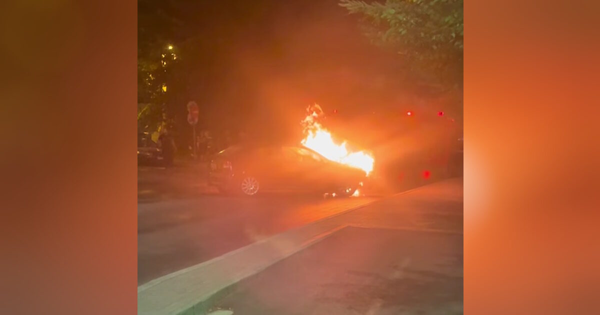 Shocking traffic in Thessaloniki: car nailed to a store and grabbed fire – see videos and photos