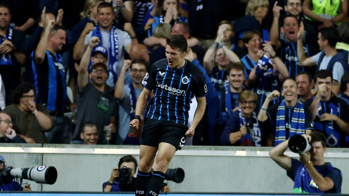 Ο Τζόλης πανηγυρίζει για την Κλαμπ Μπριζ